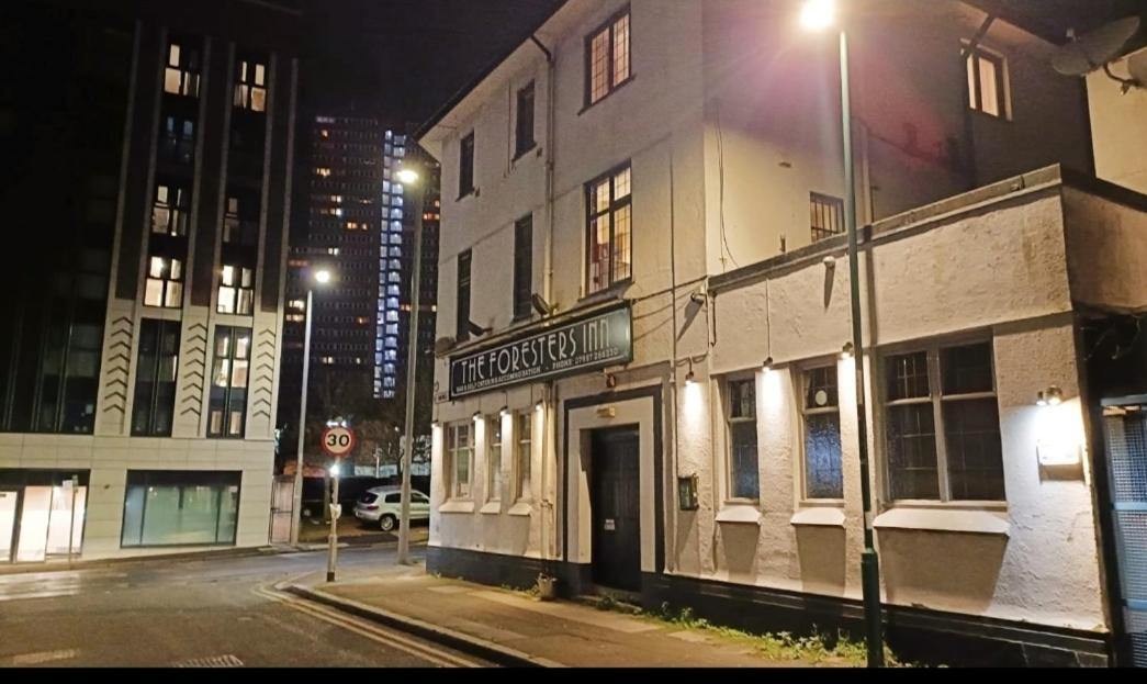 Foresters Inn Apartment - City Centre By Victoria Centre Shopping Centre - Your Own 5 Double Bedrooms Private Apartment With 3 Bathrooms And Full Kitchen To Cook As You Would At Home - Outdoor Parking For Cars Or Vans At Five Pounds A Day Нотингам Екстериор снимка